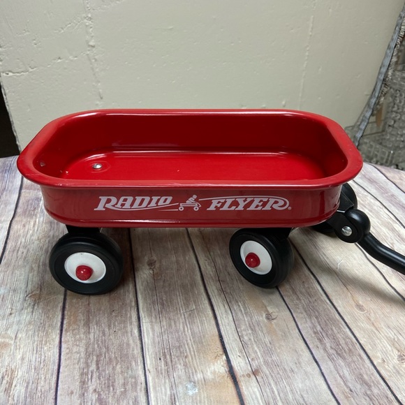 small radio flyer wagon